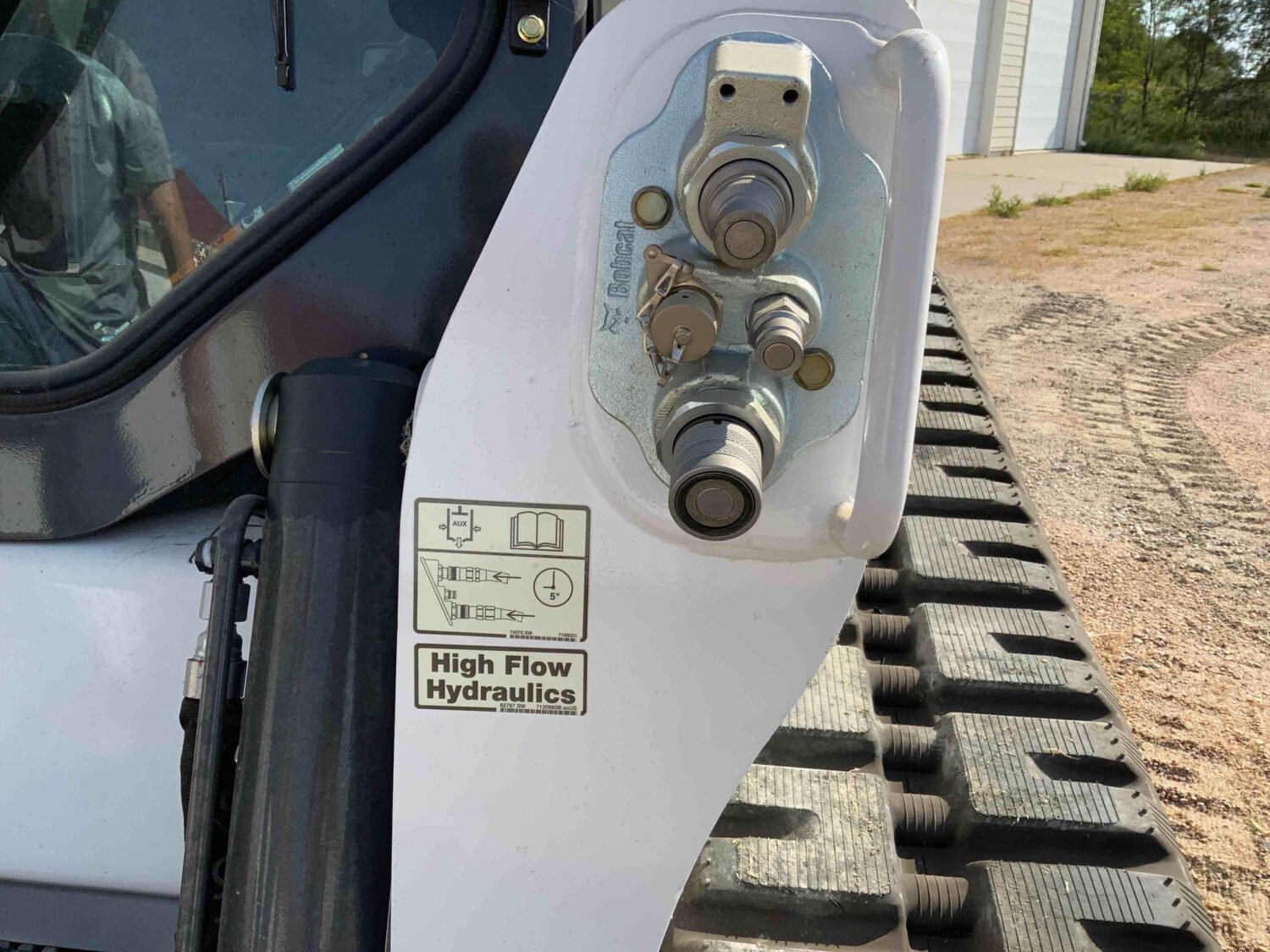 2014 Bobcat T770 (41)