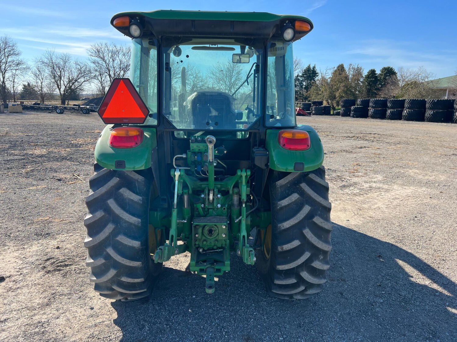 2014 John Deere 5075M (2)