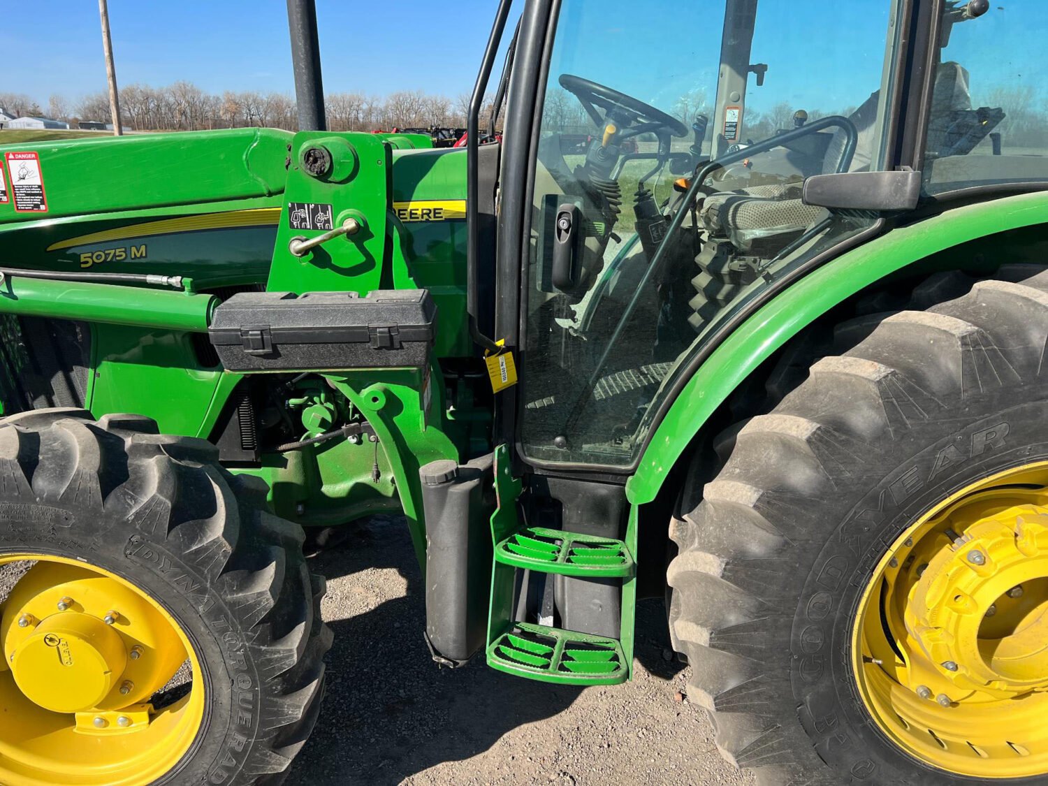 2014 John Deere 5075M (24)