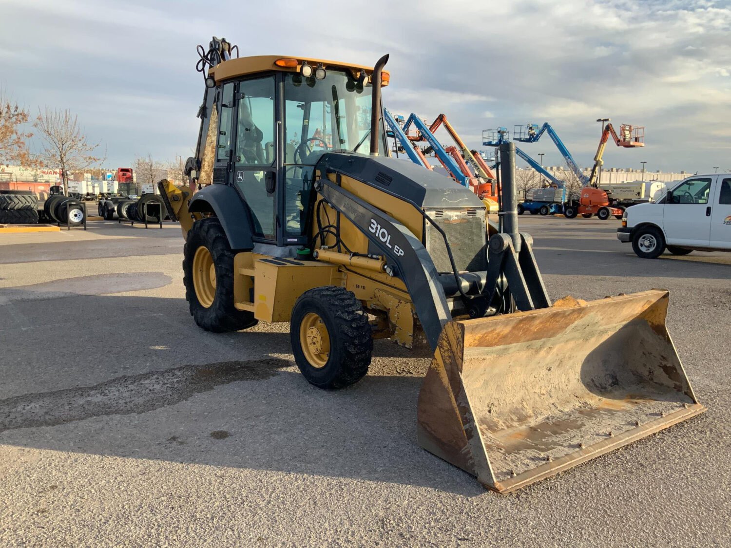 2016 John Deere 310L (2)