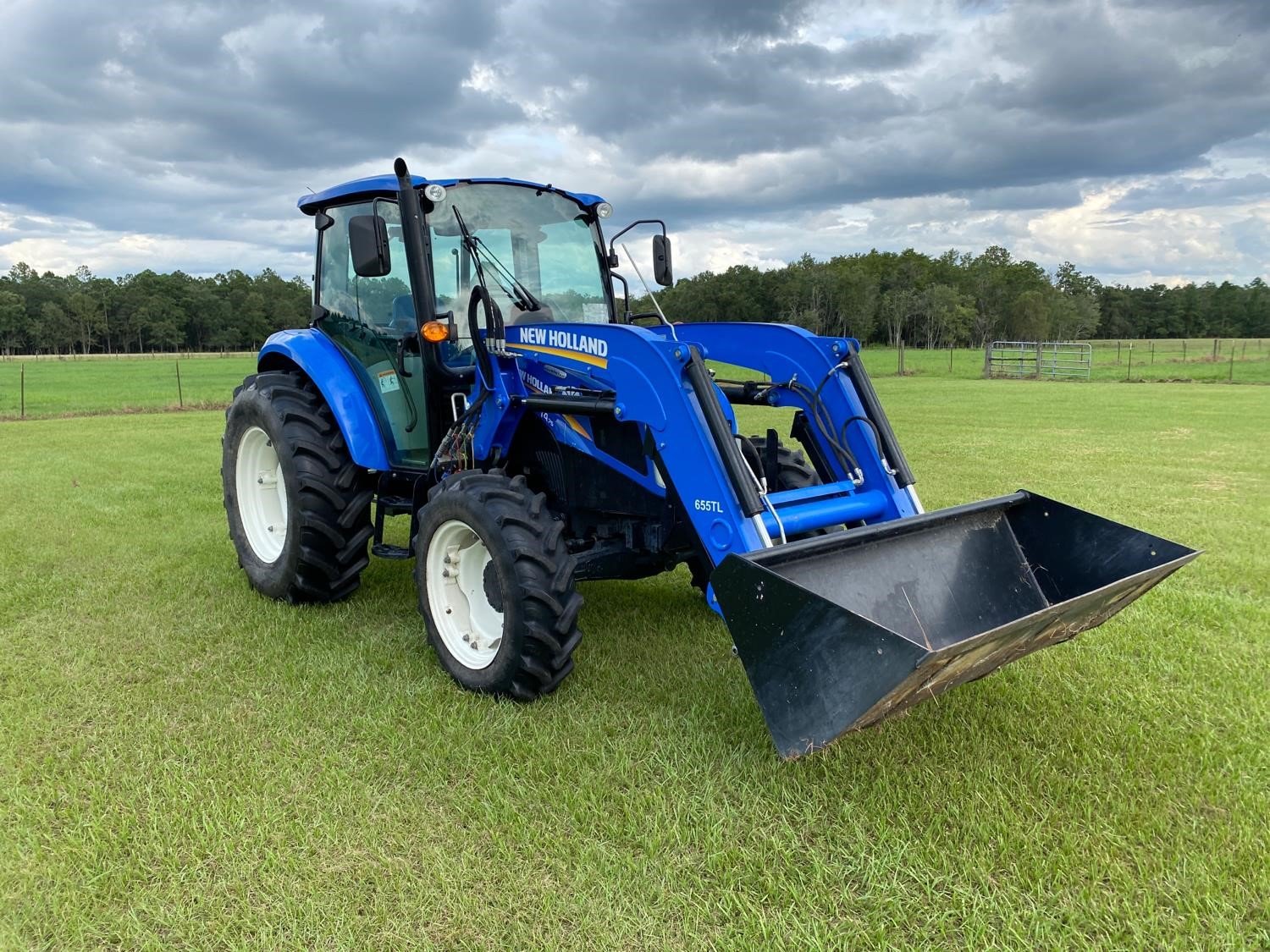 2017 New Holland T4 (2)
