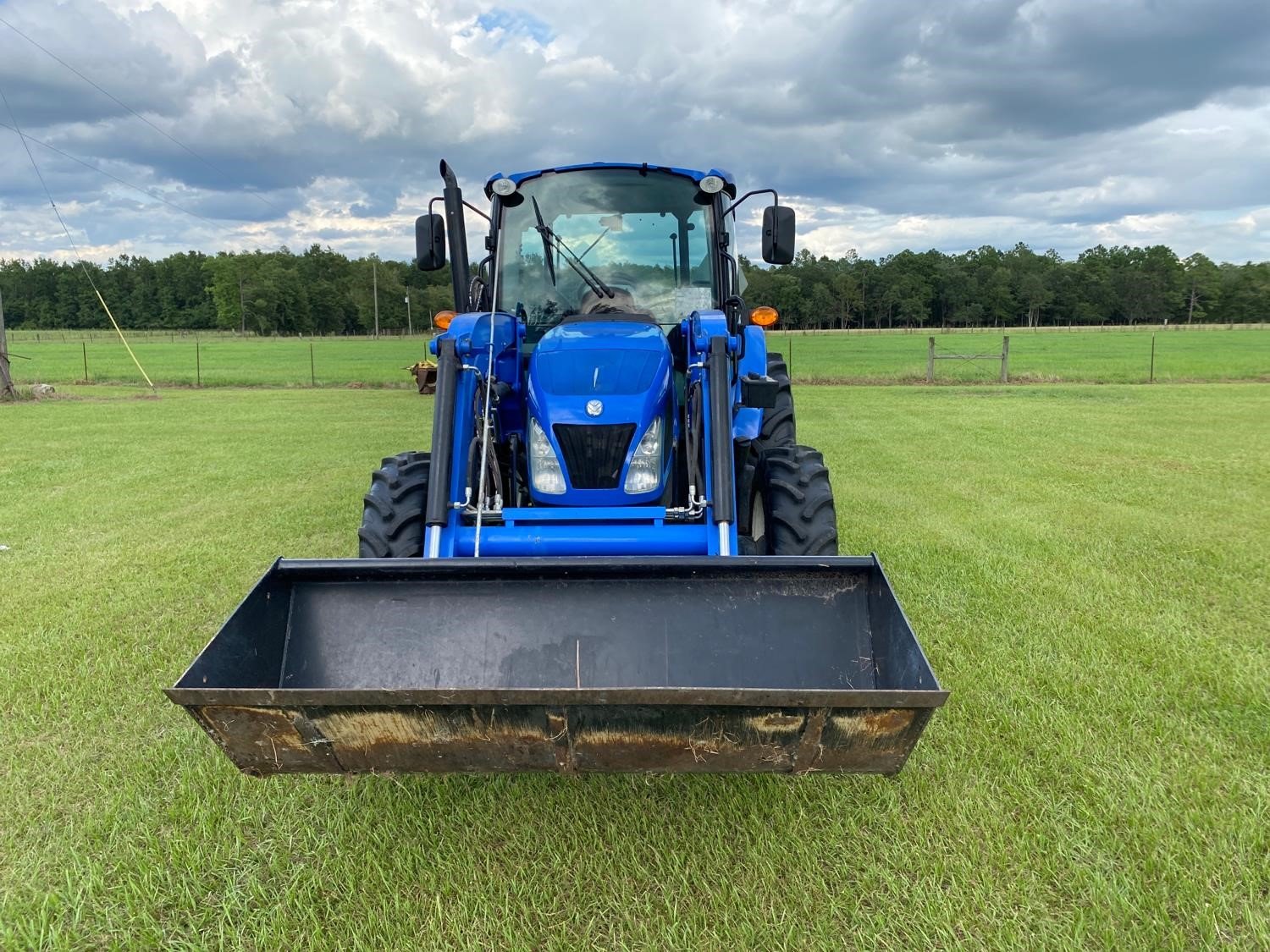 2017 New Holland T4 (3)