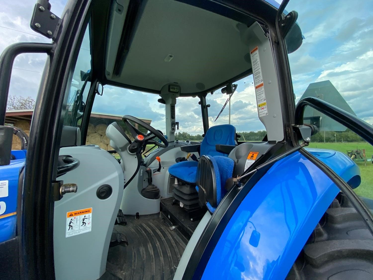 2017 New Holland T4 (86)