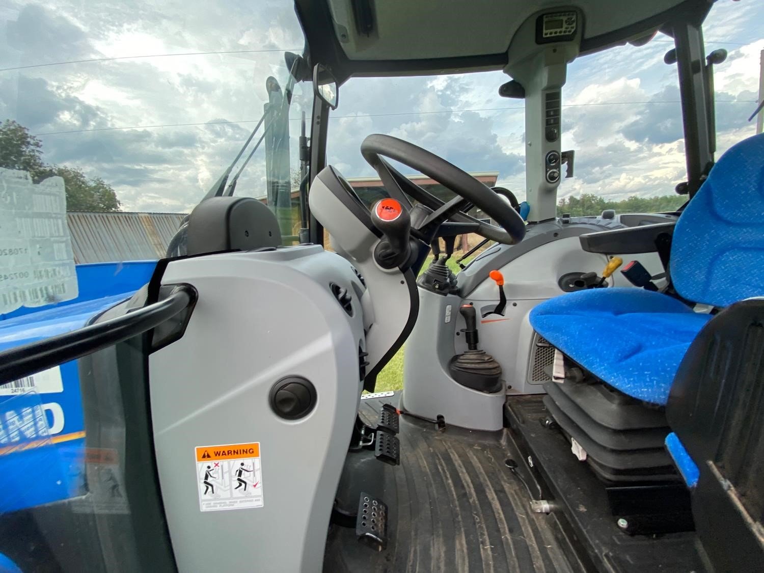 2017 New Holland T4 (88)
