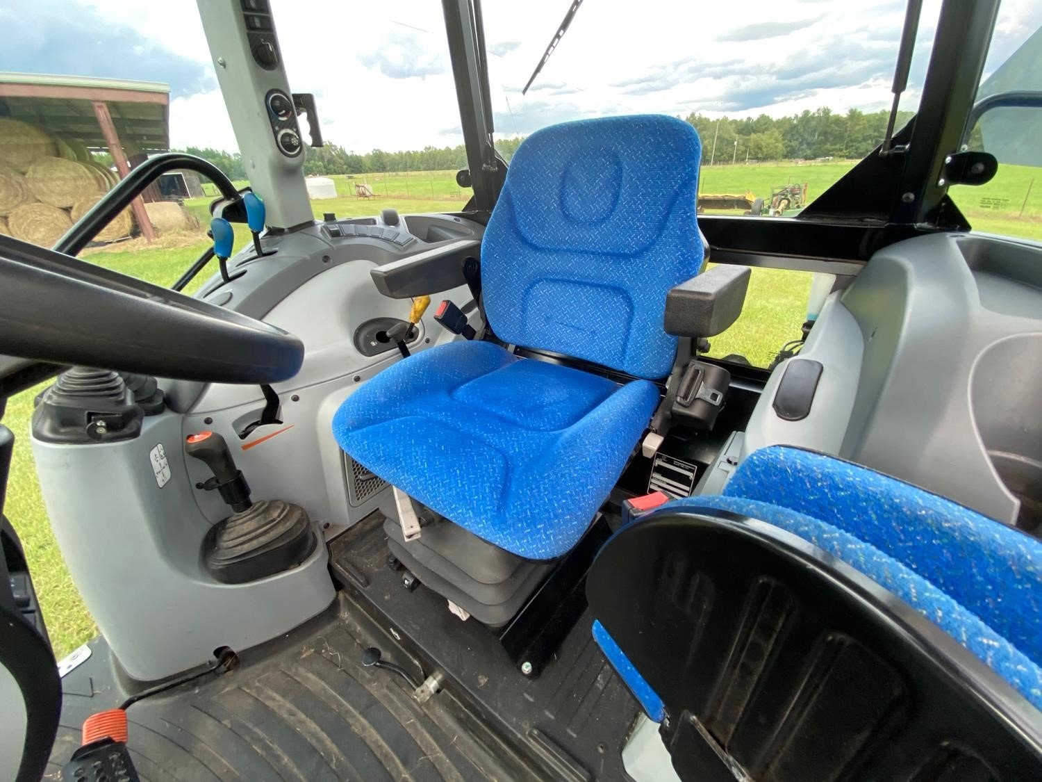 2017 New Holland T4 (89)