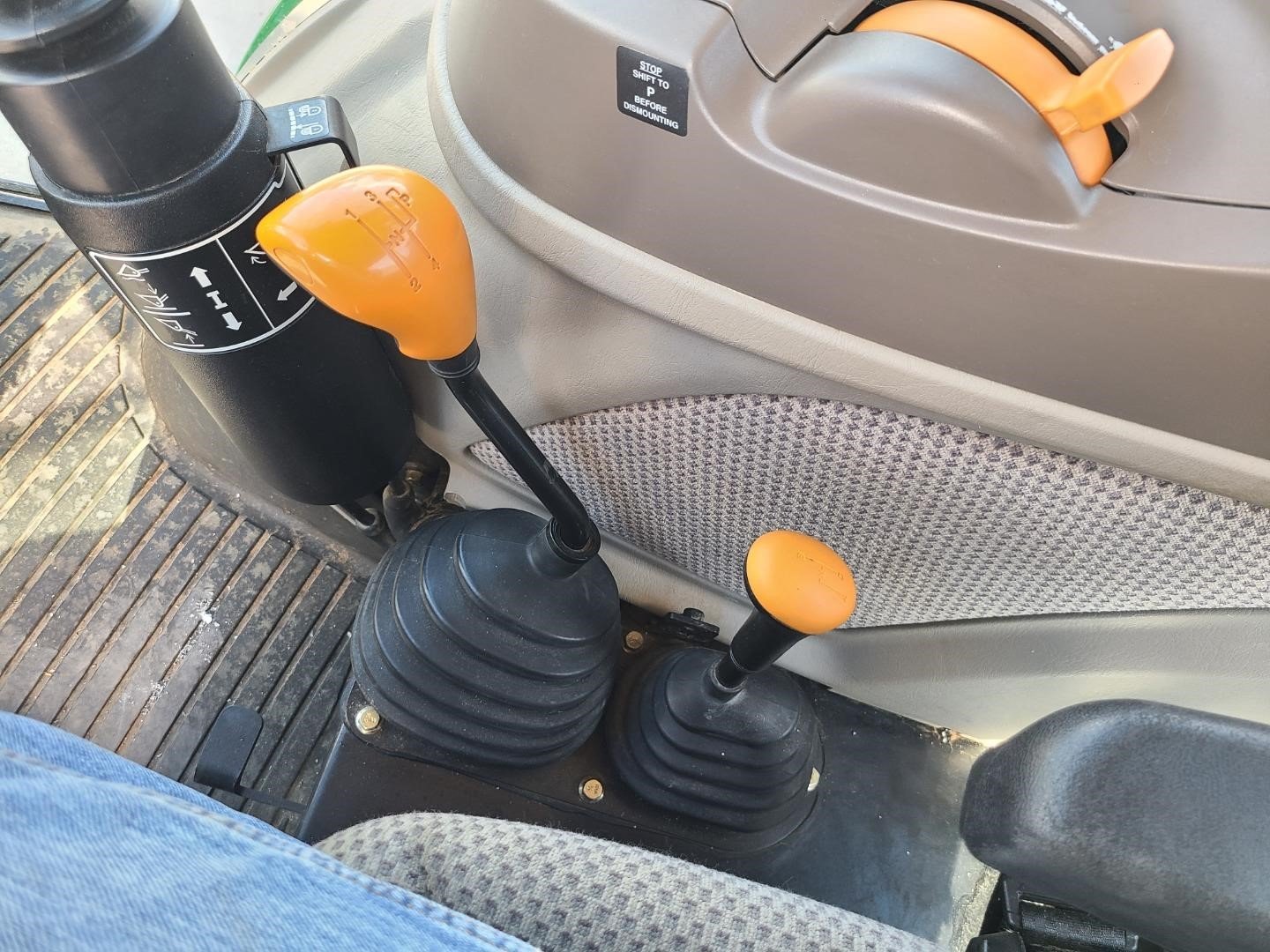 2014 John Deere 5085E (31)