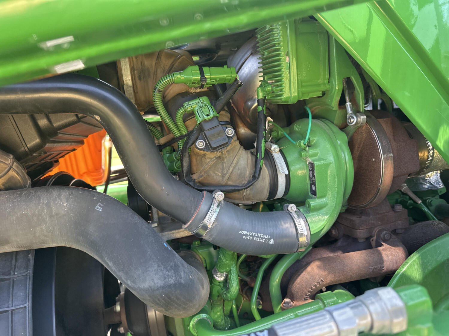 2014 John Deere 6115M (13)