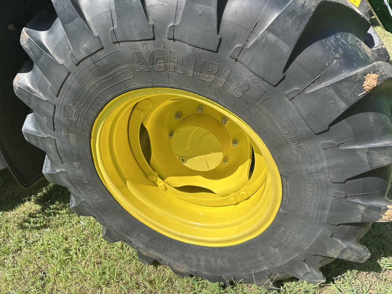 2014 John Deere 6115M (16)