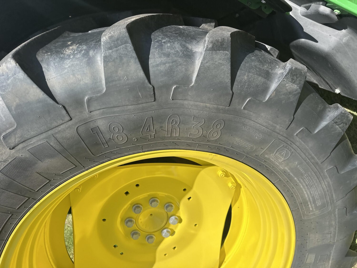 2014 John Deere 6115M (17)