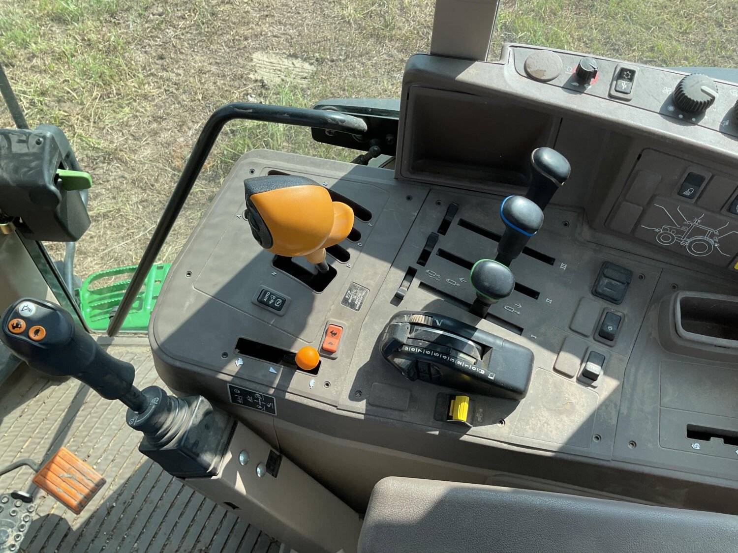 2015 John Deere 6125M (19)