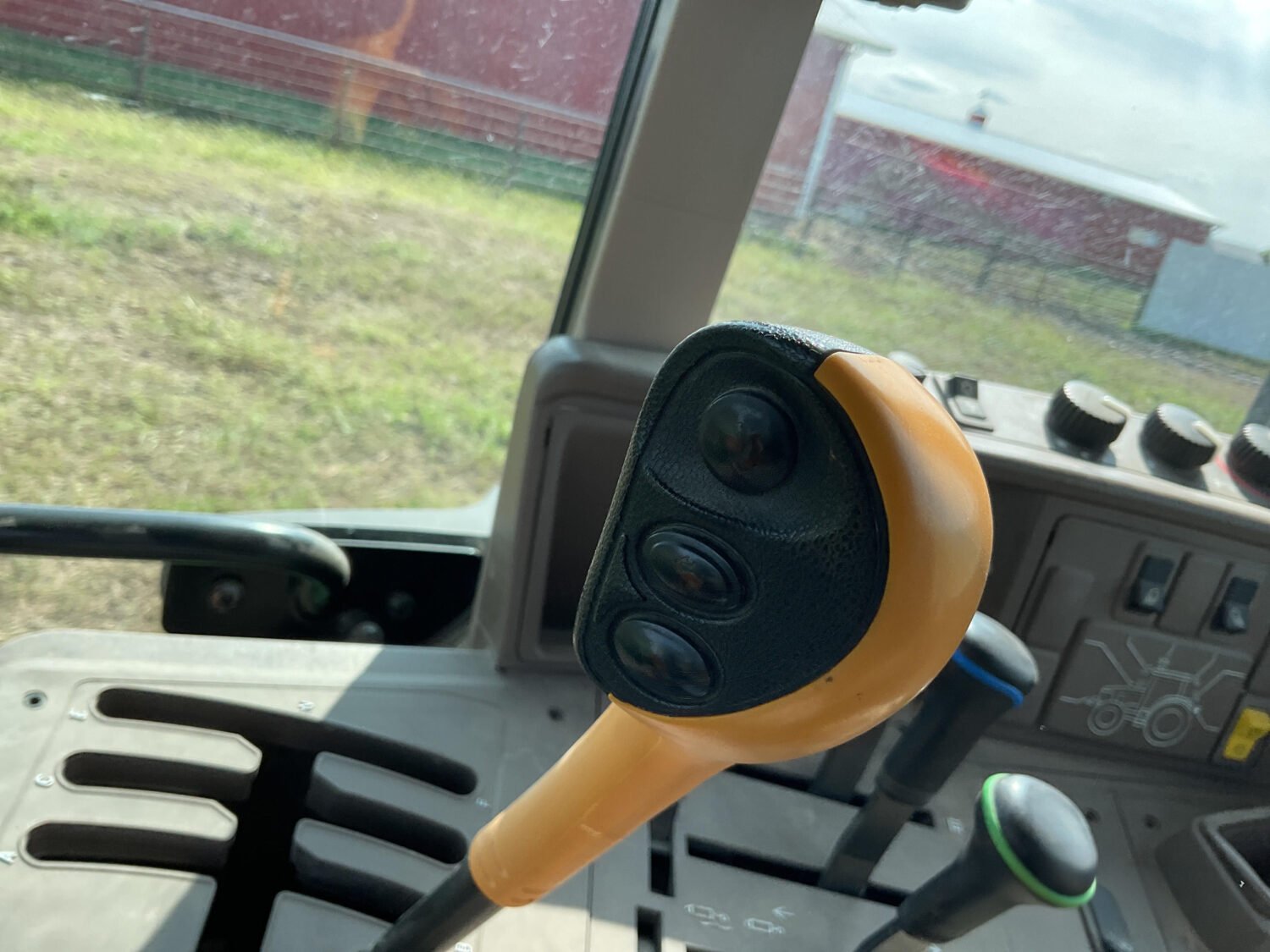 2015 John Deere 6125M (20)