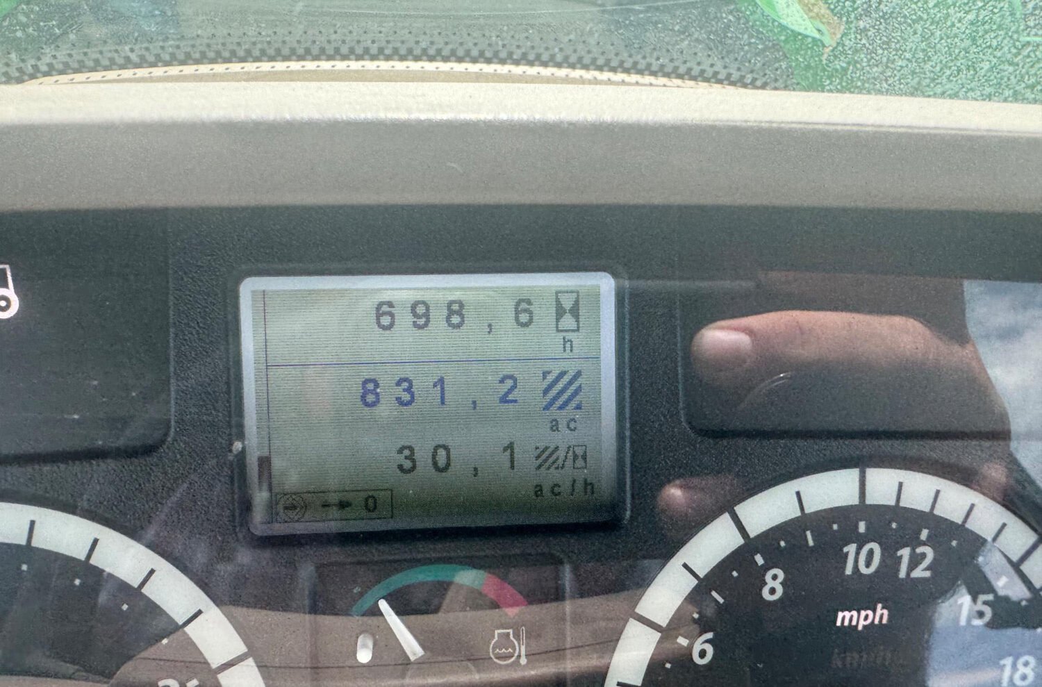 2015 John Deere 6125M (29)