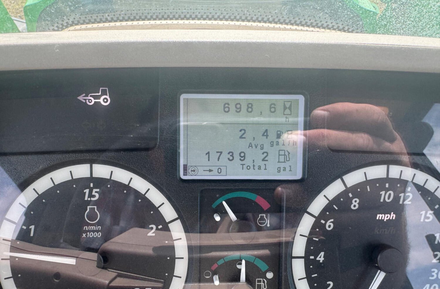 2015 John Deere 6125M (30)