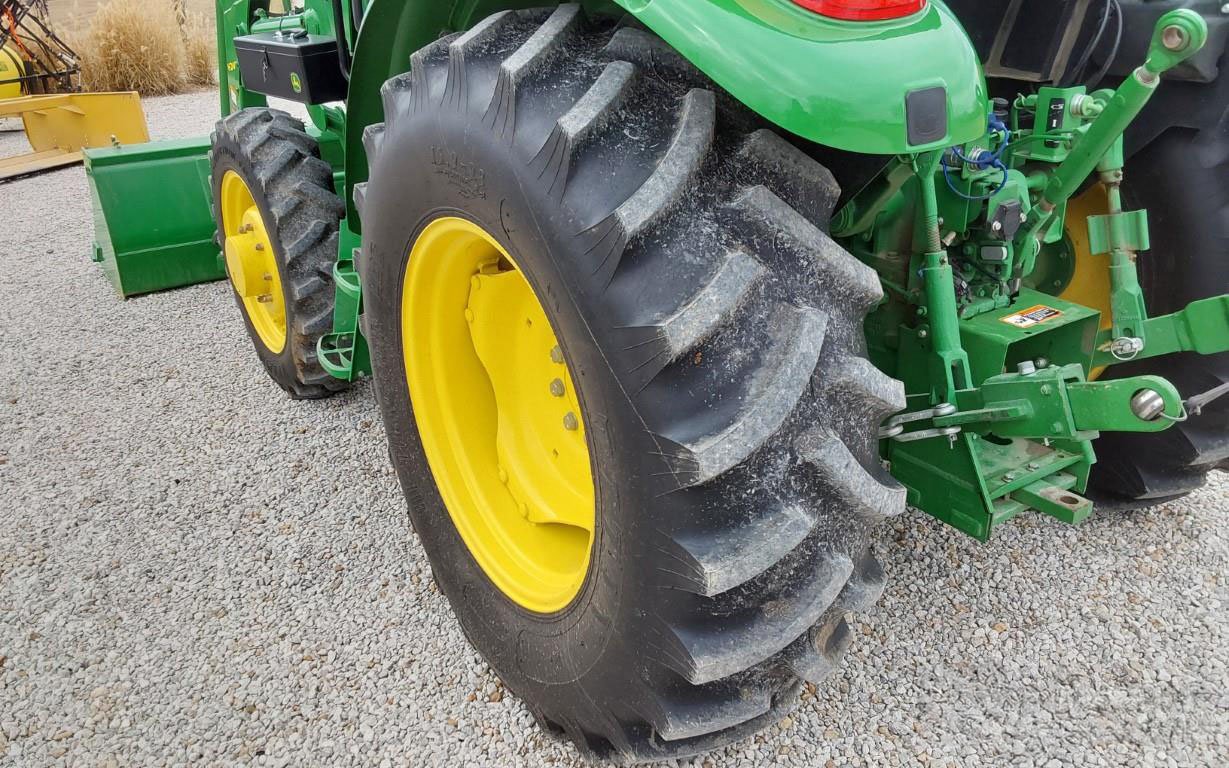 2016 John Deere 5075E (16)