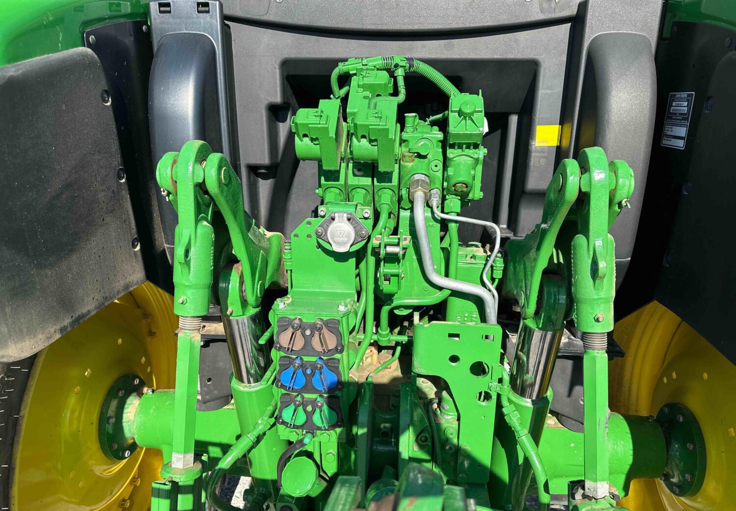 2016 John Deere 6130R (8)