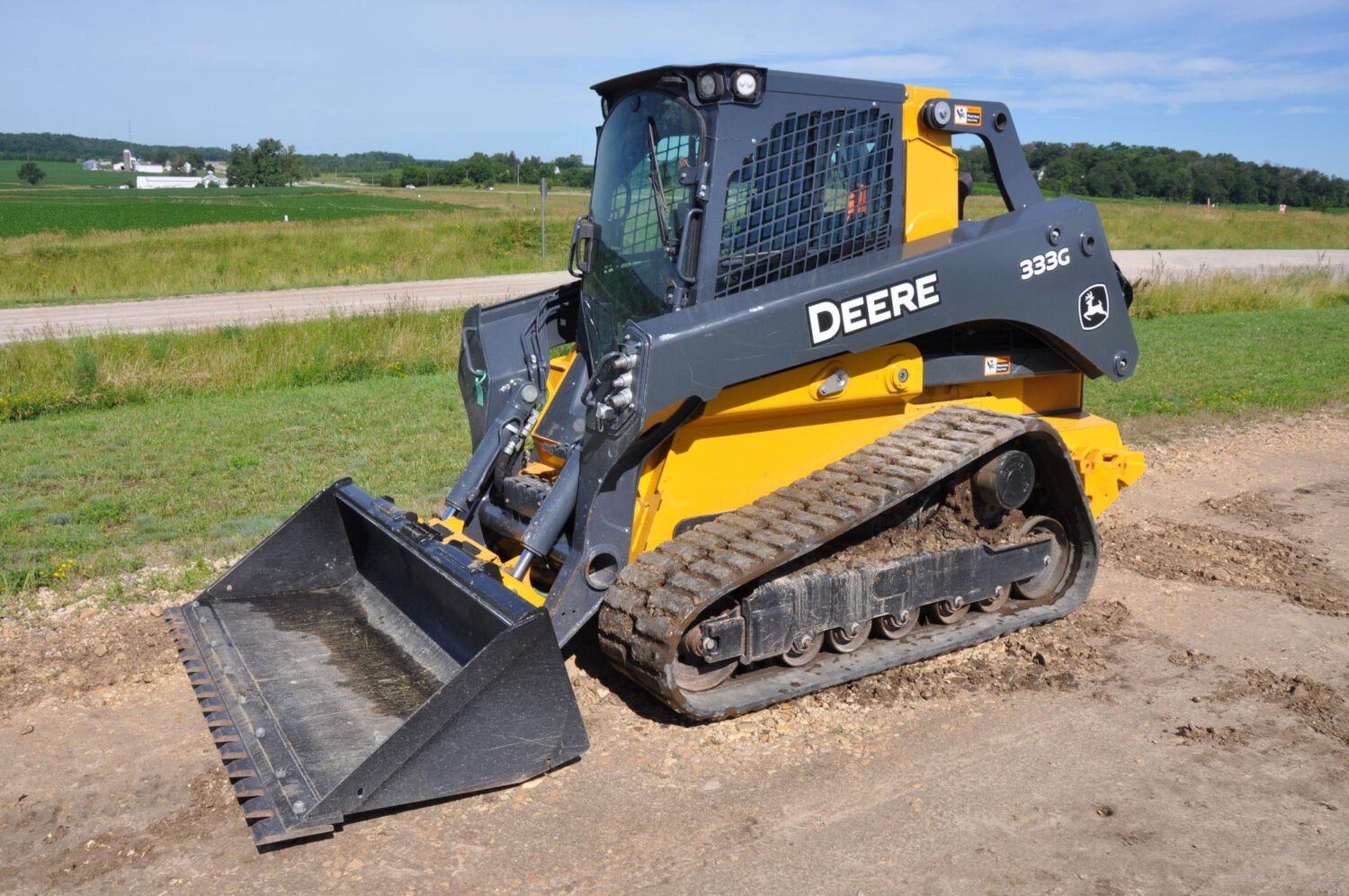 2018 John Deere 333G 1