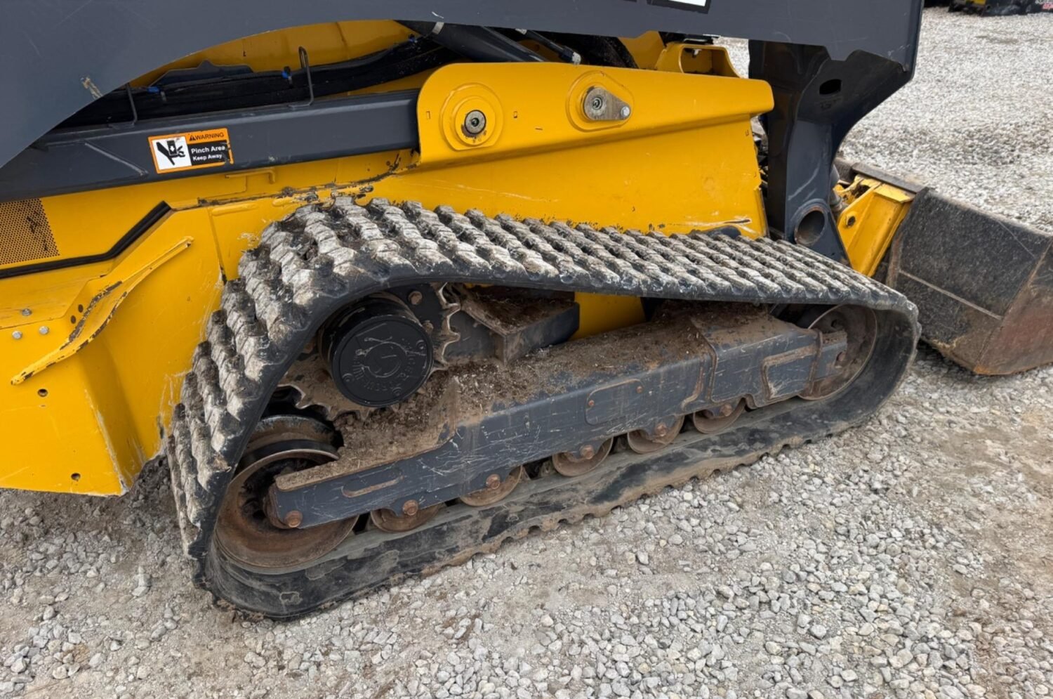 2019 John Deere 333G (14)