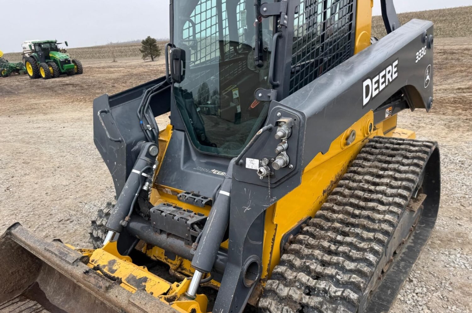 2019 John Deere 333G (9)