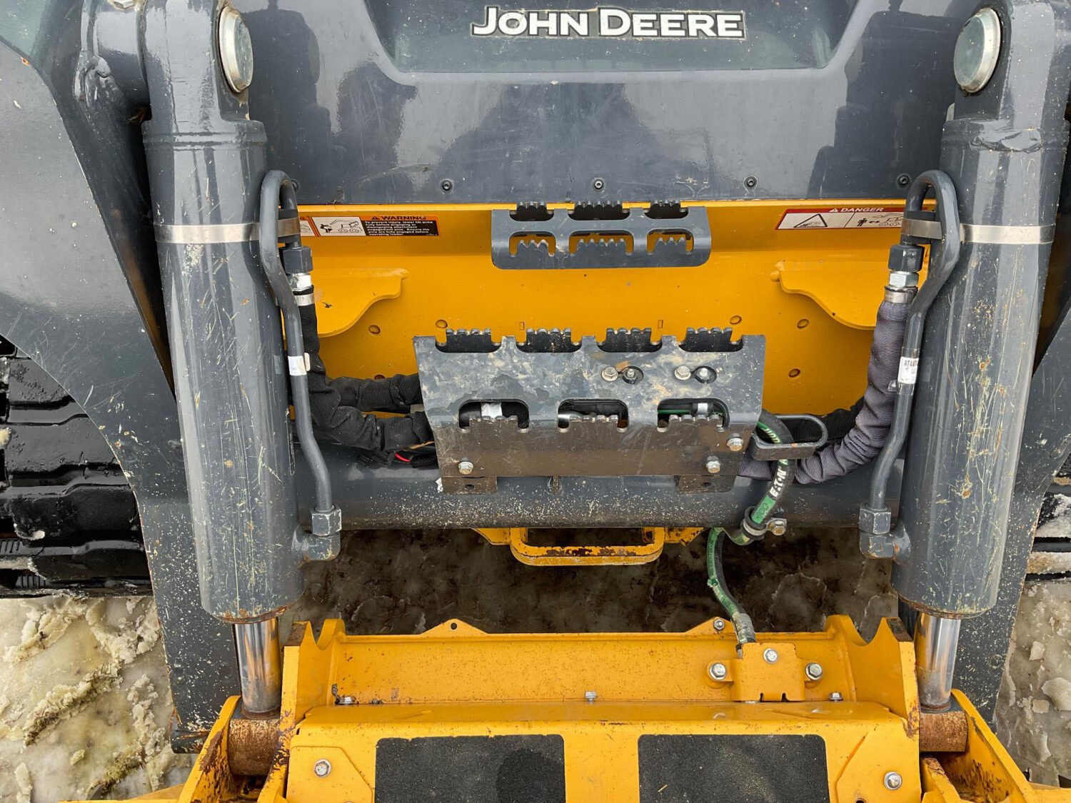 23 2023 John Deere 333G