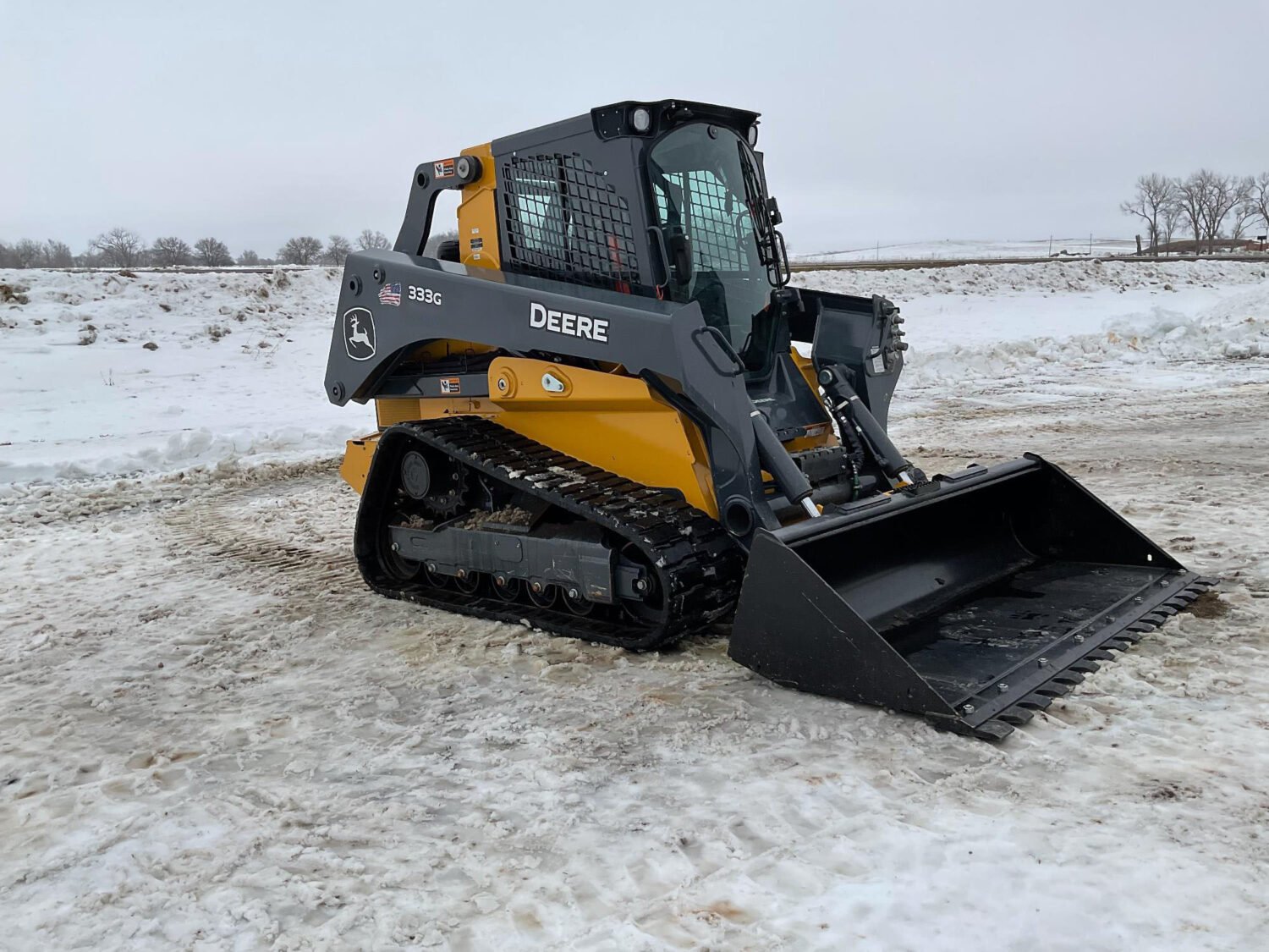 3 2023 John Deere 333G