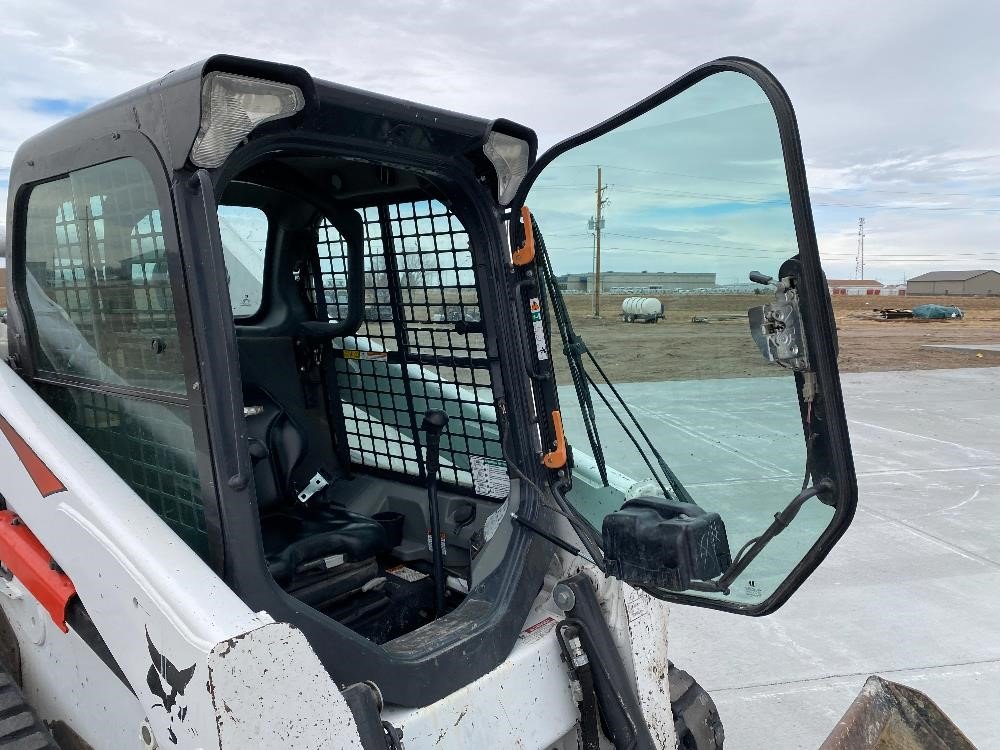 33 2017 Bobcat T770