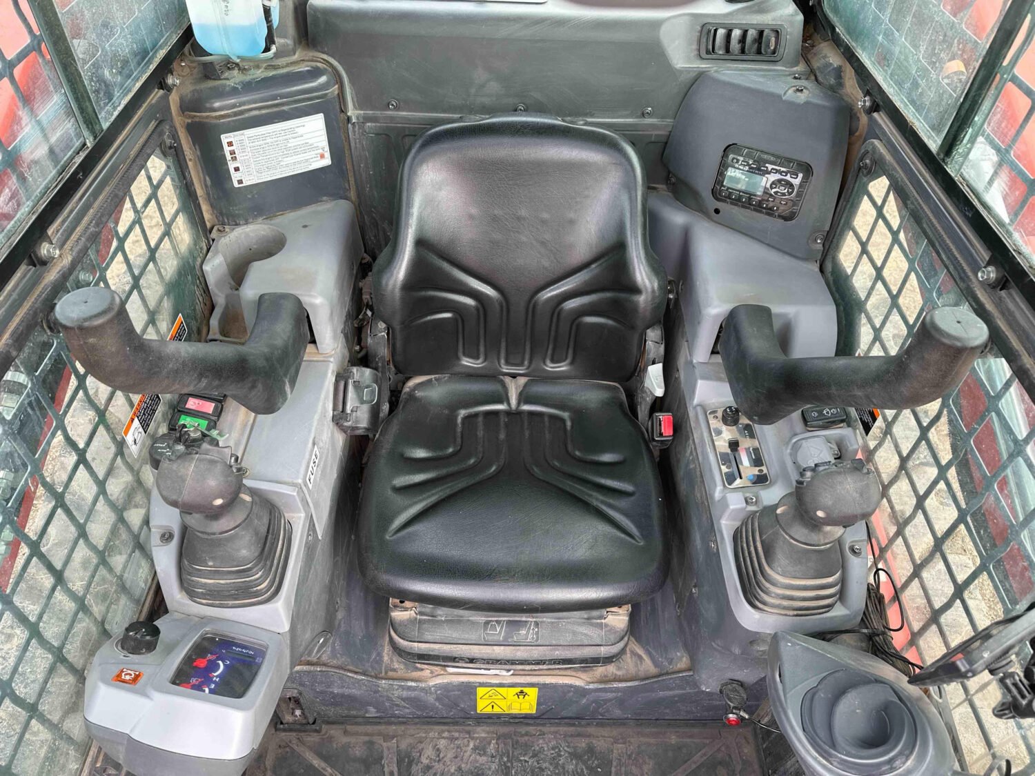 34 2020 Kubota SVL65-2.jpg