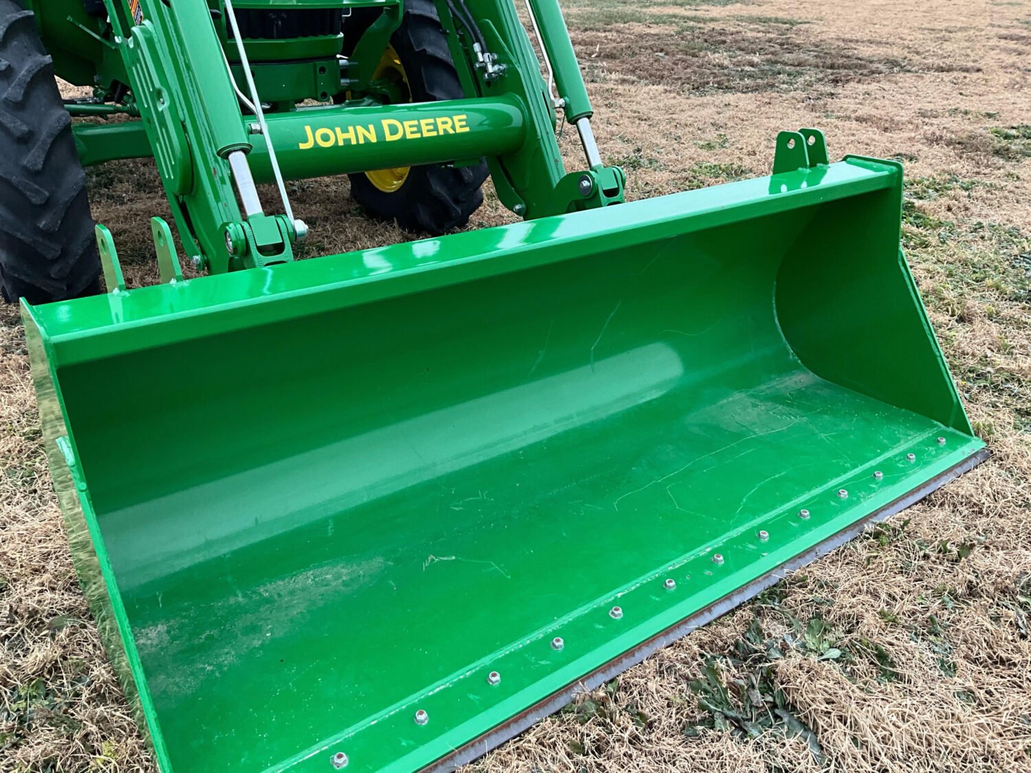 36 2024 John deere 5090E