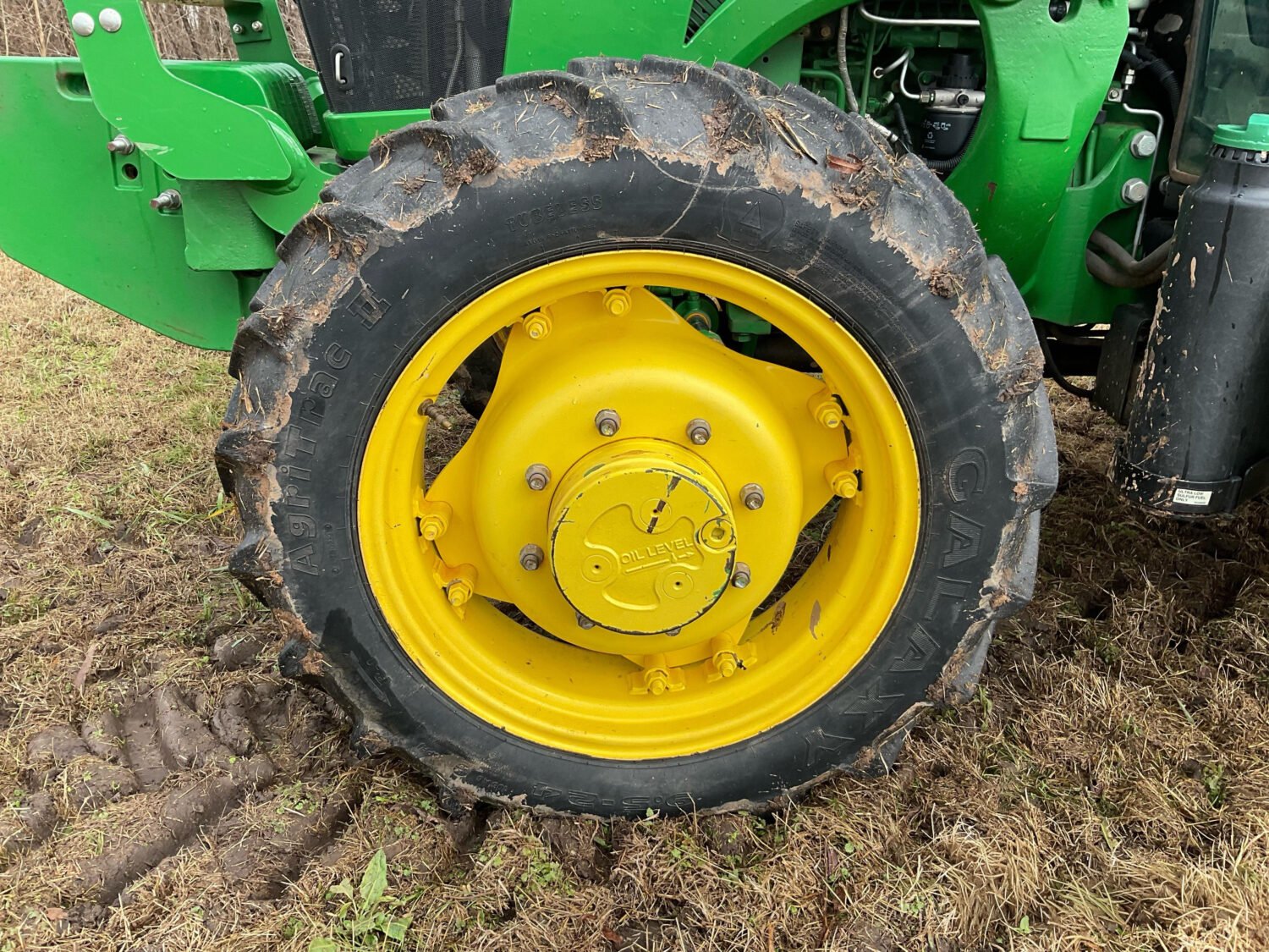 37 2022 John Deere 5065E