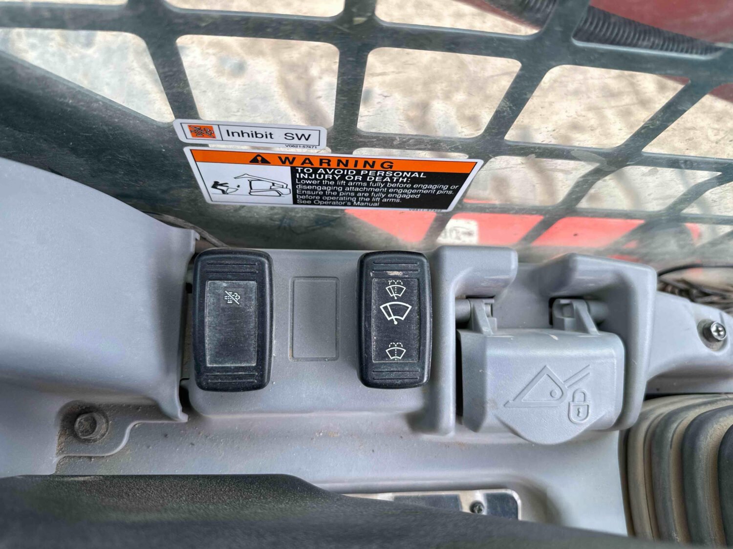 38 2020 Kubota SVL65-2.jpg