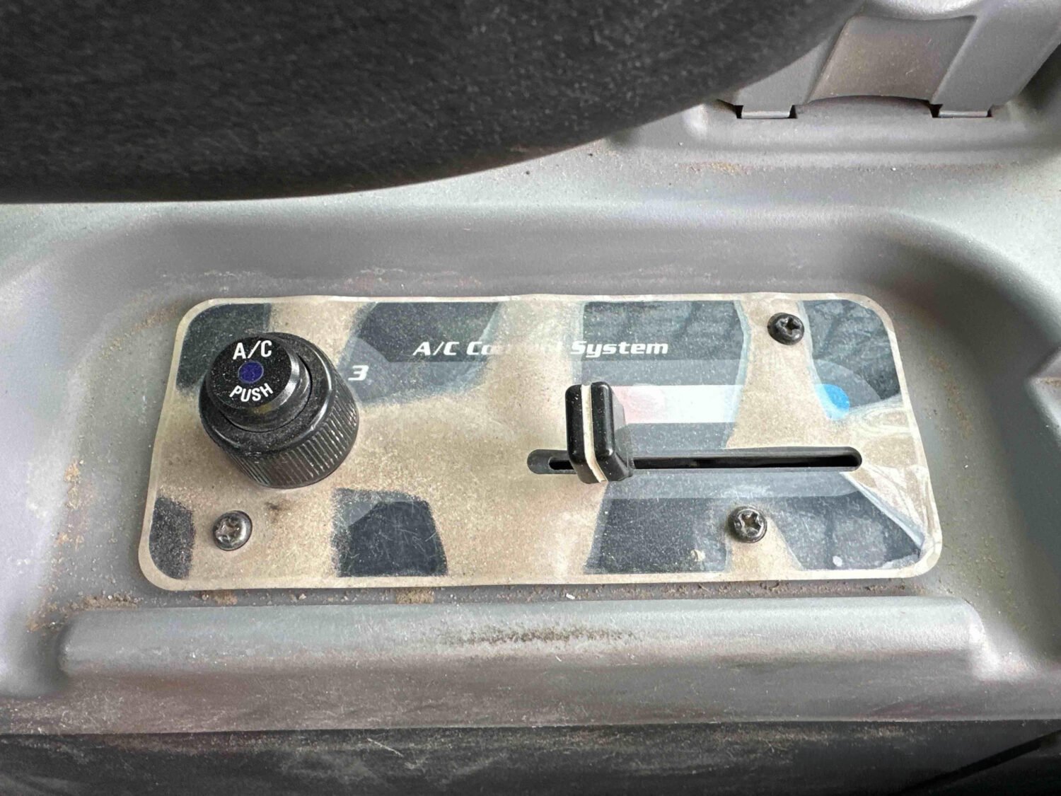 39 2020 Kubota SVL65-2.jpg