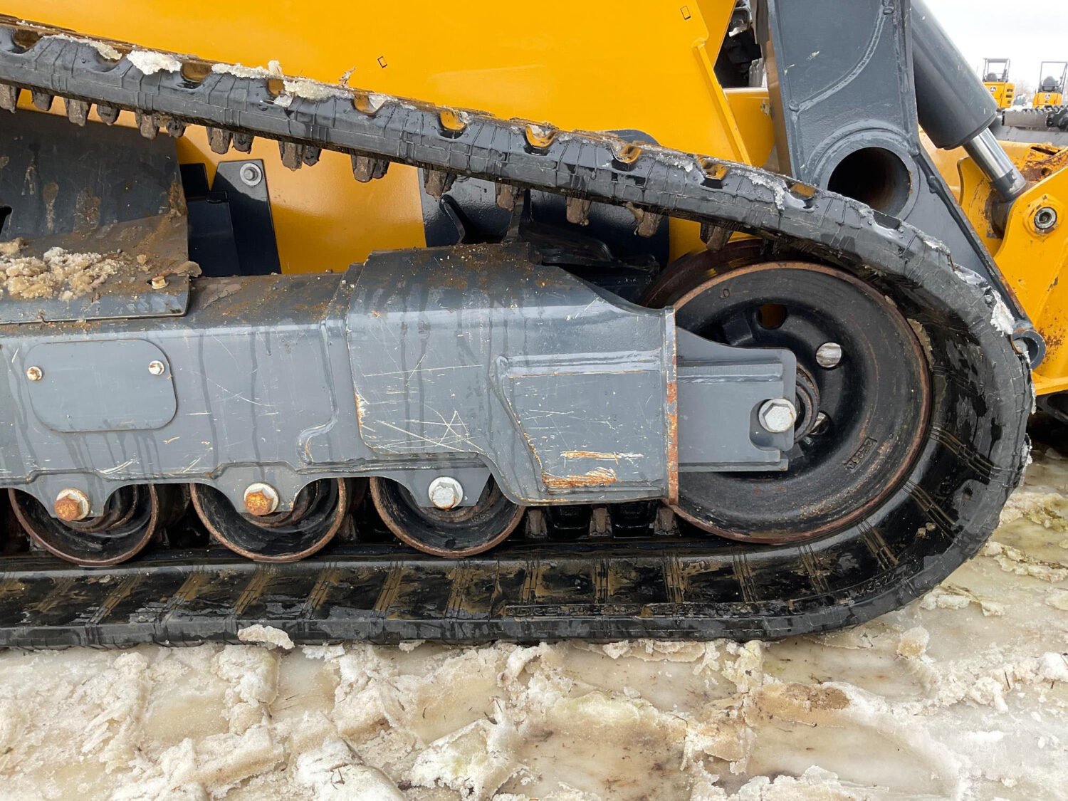 39 2023 John Deere 333G