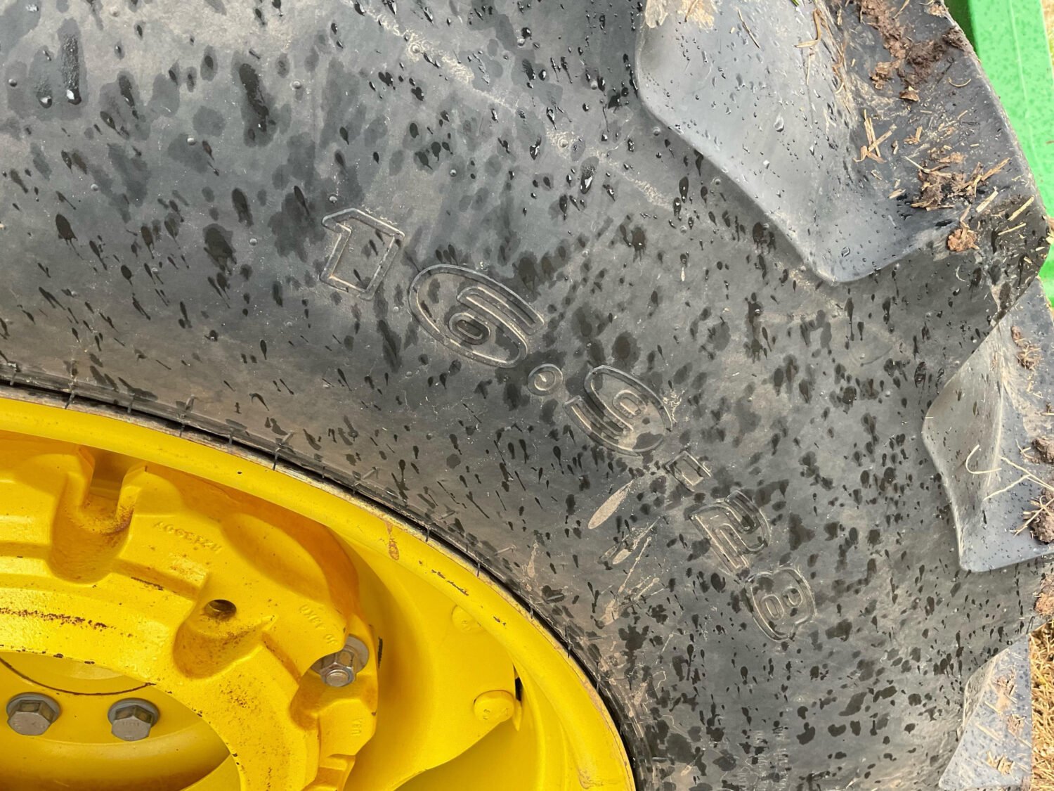 45 2022 John Deere 5065E