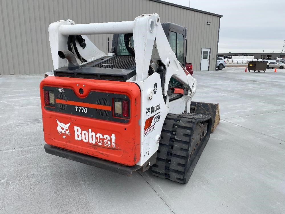 5 2017 Bobcat T770