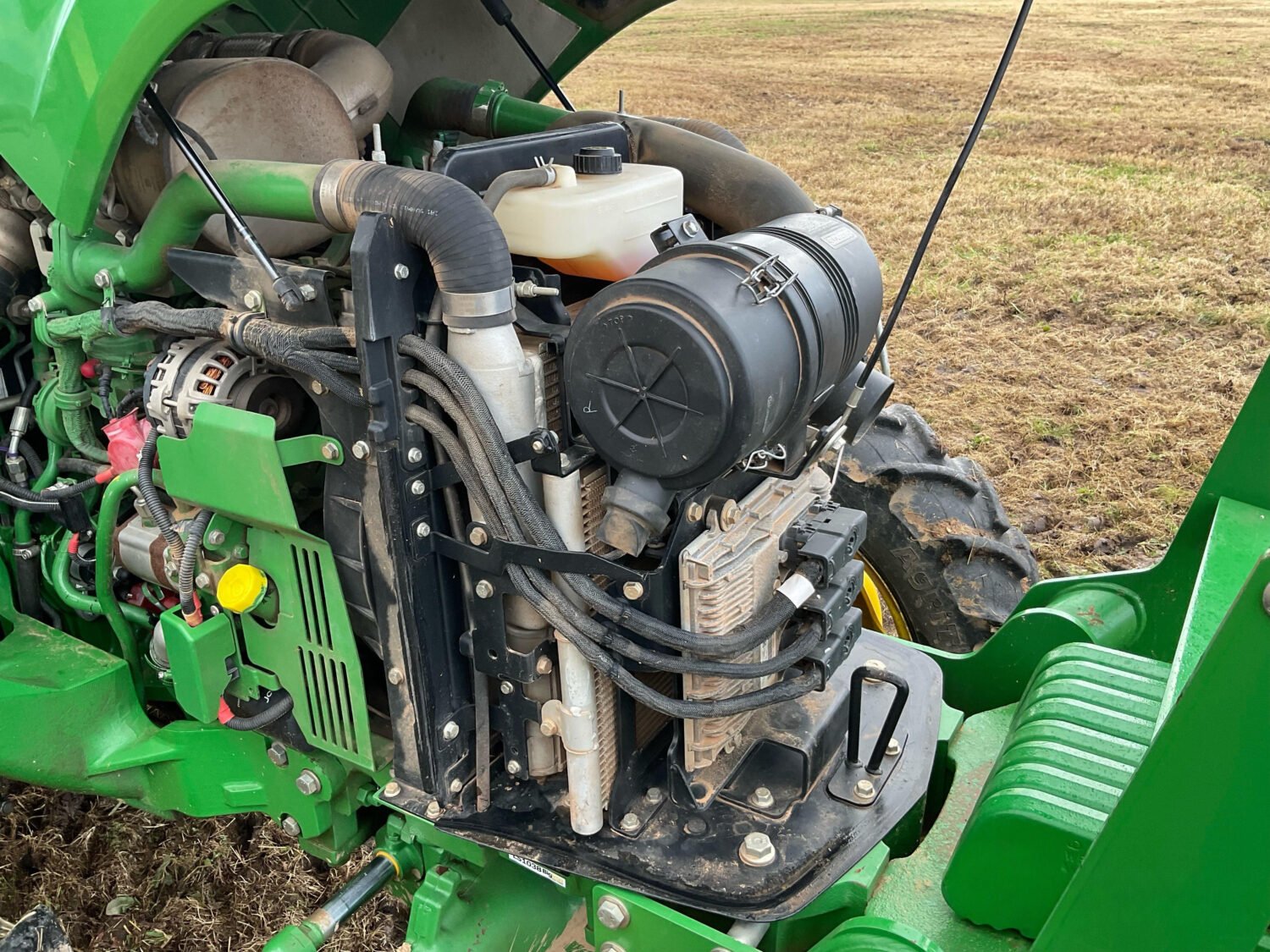 52 2022 John Deere 5065E