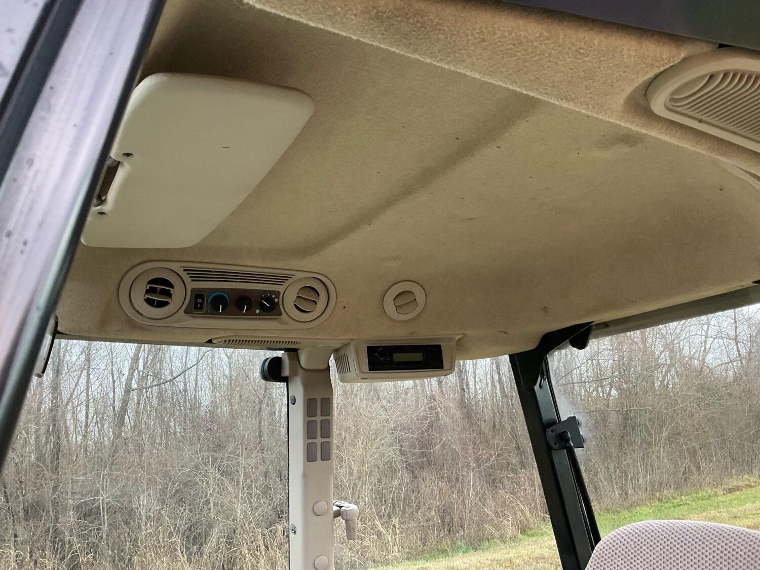 61 2022 John Deere 5065E