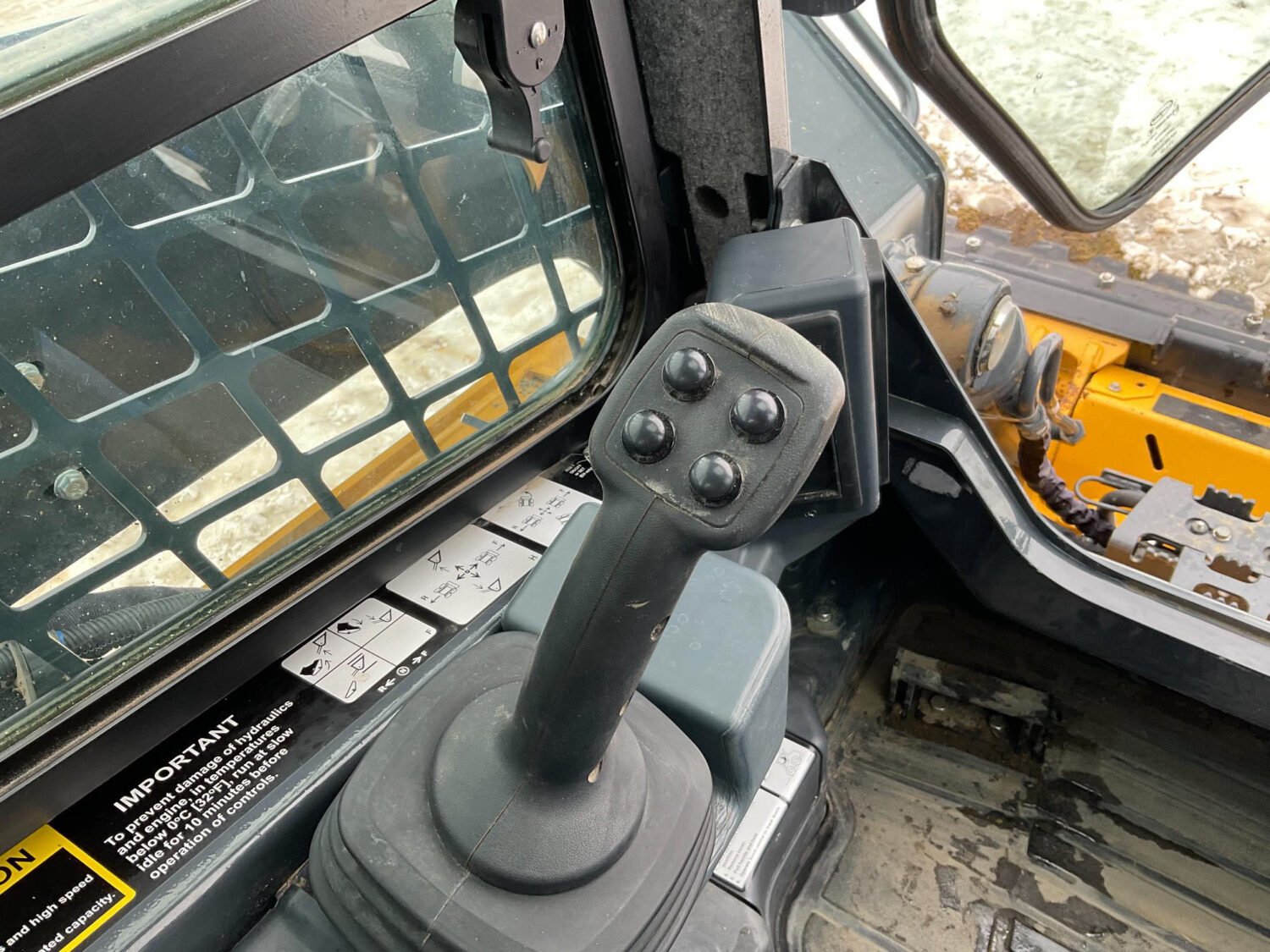 62 2023 John Deere 333G