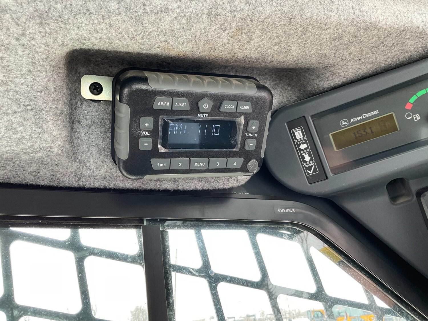 64 2023 John Deere 333G