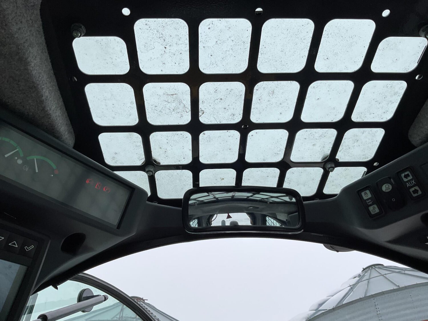 66 2023 John Deere 333G