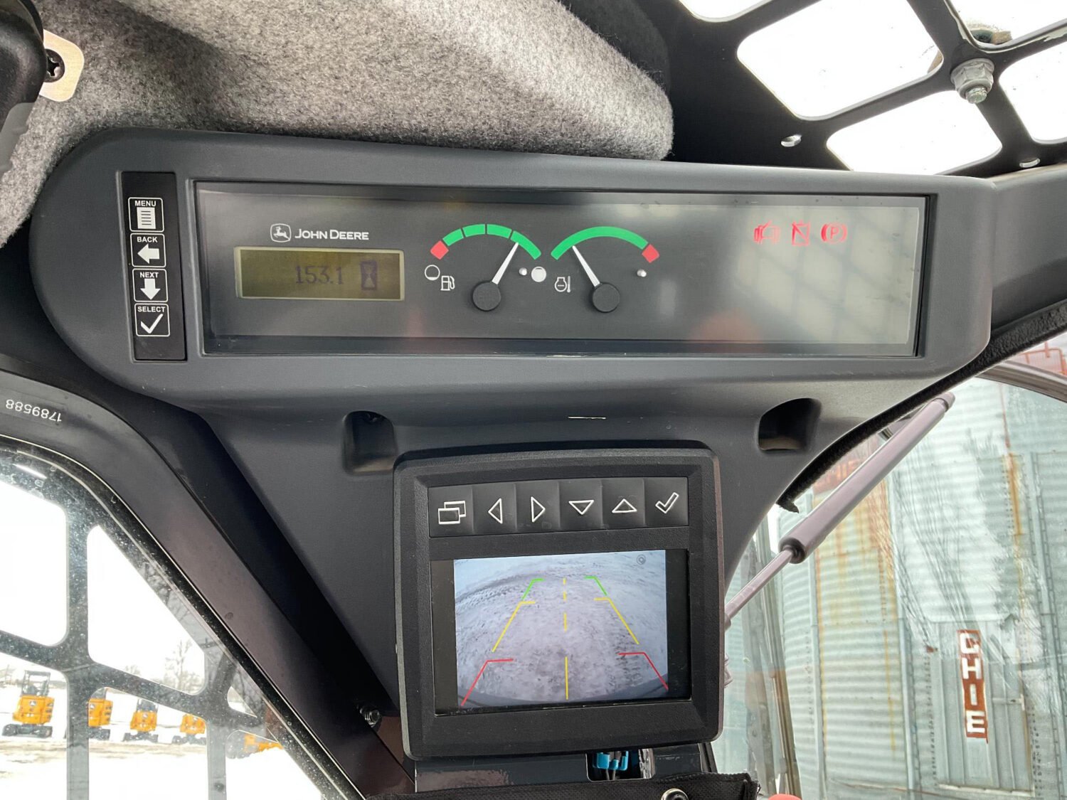 67 2023 John Deere 333G